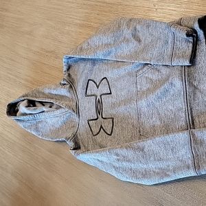 Boys Under Armour sweatshirt